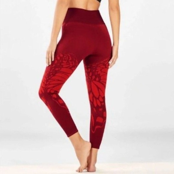 Fabletics High Waisted Butterfly Pattern 7/8 Leggings - Picture 2 of 4